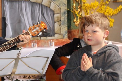 Thomas bei einem Familiengottesdienst  (C) Brigitte Weber