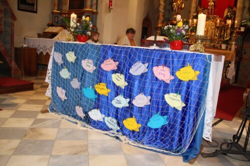 Fische mit Namen der Firmlinge (C) Manuela Mayer