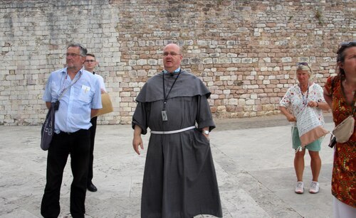 Dechant Josef Allmaier mit Bruder Thomas Feidl nach der Führung (C) Brigitte Weber