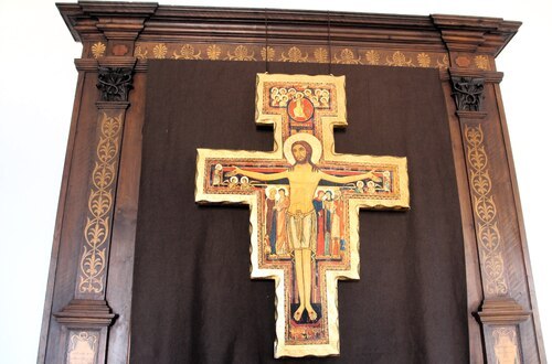 Franziskuskreuz in La Verna (C) Brigitte Weber