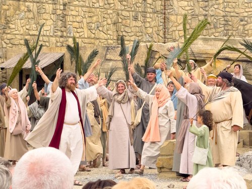 Beeindruckend war die Leistung und Hingabe der Akteuere - hier der Einzug Jesu am Palmsonntag (Foto: © PAss. Peter Artl)