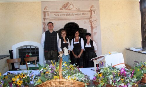 VESCH2.0 vor der Maria Hilf Kapelle (C) Brigitte Weber