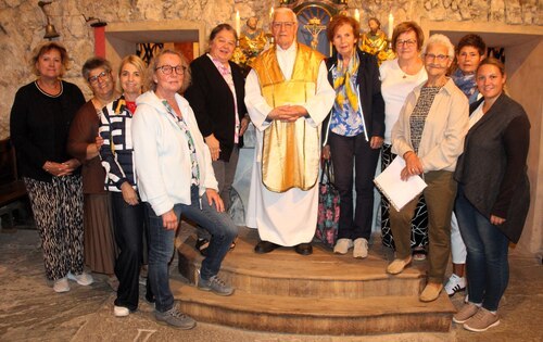 Pfarrsinggruppe mit Pfarrer Josef Hörner (C) Herbert Lausegger
