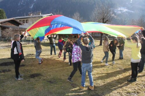 Kennenlernspiele brechen das Eis (© Foto: Katholische Jugend Kärnten)