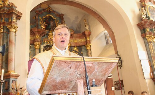 Predigt durch Provisor Wege (C) Brigitte Weber