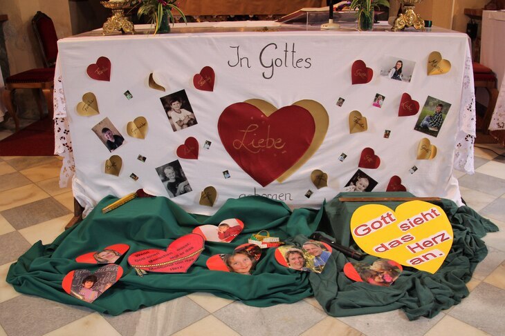 Vibrant Wenn 1.000 Menschen Im Dom Auf Den Bischof Warten: Ihnen Brannte Das Herz Abstract for Mobile Vibrant Wenn 1.000 Menschen Im Dom Auf Den Bischof Warten: Ihnen Brannte Das Herz Abstract for Mobile