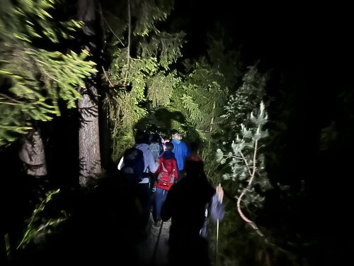 Hinunter vom Liesnaberg in die dunkle Nacht Hinunter vom Liesnaberg in die dunkle Nacht