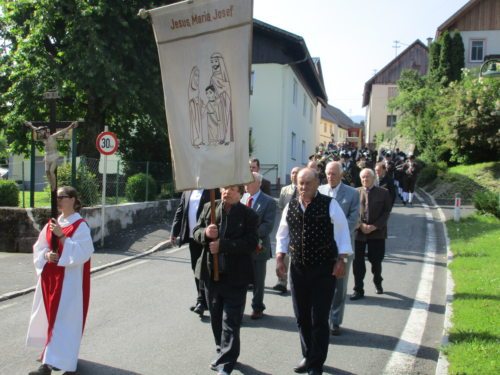 Prozession durch den Ort St. Stefan (Bild: Peter Sternig) Prozession durch den Ort St. Stefan (Bild: Peter Sternig)