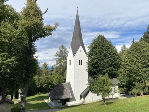 Die rundumrenovierte Wallfahrtskirche Heiligenstadt • Zunanja lepota romarske cerkve (Foto: Pfarrarchiv Schwabegg- Žvabek)