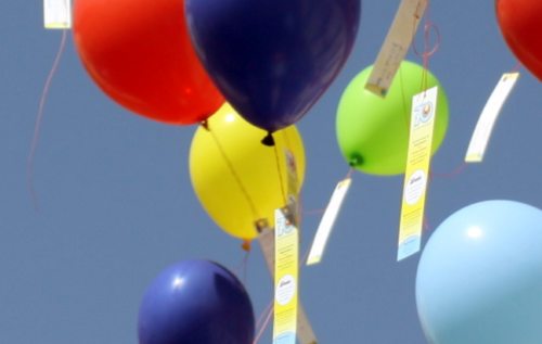 Lutballone steigen in den Himmel (© Foto: Peter Artl, Katholische Jugend Kärnten)