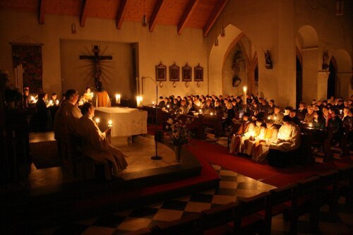 Qualität liturgischen Feierns: Fördert die Art des Feierns die Beziehung zu Gott, führt sie zu Christus? (Foto: Peter Artl)