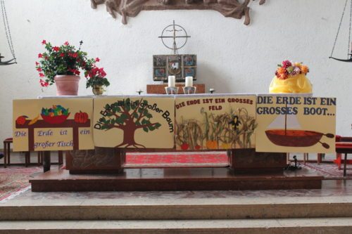 Der Schmuck in der Kirche (© Foto: Biethan Carmen)