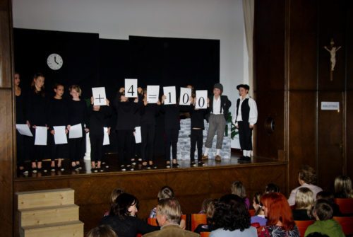 Ein Foto von der gelungenen Aufführung 2010 (© Foto: timeforkids)