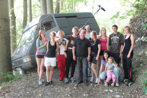 Prizor iz filma BUS (Lea Berchtold, Lara Hobel, Anja Kutnjak, Jan Mesner, Lena Krautzer, Silke Paulitsch, Simon Rustija, Fabijan Wakounig, Franci Sadolšek) (© Foto: dolinšek miha) Prizor iz filma BUS (Lea Berchtold, Lara Hobel, Anja Kutnjak, Jan Mesner, Lena Krautzer, Silke Paulitsch, Simon Rustija, Fabijan Wakounig, Franci Sadolšek) (© Foto: dolinšek miha)