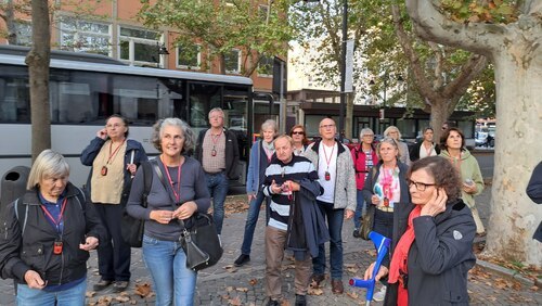 In Ravenna begeistert die Stadtführerin Dorothea mit ihren Erzählungen und detaillierten Feinheiten die Gruppe.<br />
Foto: P. Emmanuel-Maria Fitz OFM In Ravenna begeistert die Stadtführerin Dorothea mit ihren Erzählungen und detaillierten Feinheiten die Gruppe.<br />
Foto: P. Emmanuel-Maria Fitz OFM