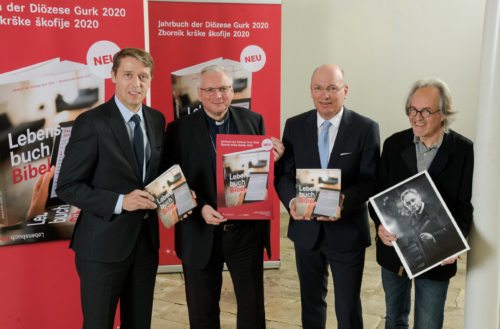 Apostolski administrator Freistetter (2. z leve) je predstavil zbornik krške škofije za leto 2020 (Pressestelle) Apostolski administrator Freistetter (2. z leve) je predstavil zbornik krške škofije za leto 2020 (Pressestelle)