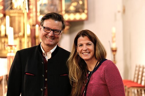 Das jüngste Ehepaar (15 Jahre), Familie Bucher, waren ebenfalls beim Ehejubiläumsgottesdienst 2025 dabei.<br />
Foto: Ferdinand Dreger.