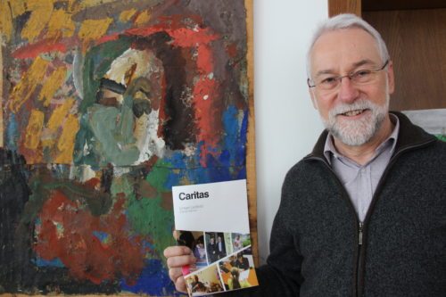 Caritasdirektor Dr. Josef Marketz präsentiert das neue Leitbild (© Foto: Caritas Kärnten)