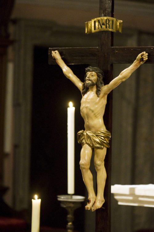 Der Karfreitag, Tag der Kreuzigung und des Todes Jesu (im Bild: Kreuz, Klagenfurter Dom). (© Foto: Pressestelle) Der Karfreitag, Tag der Kreuzigung und des Todes Jesu (im Bild: Kreuz, Klagenfurter Dom). (© Foto: Pressestelle)