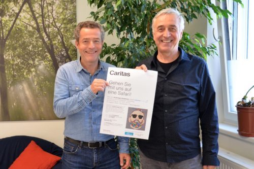 Laden Männer wie Frauen herzlich zur Jubiläumfeier ins magdas LOKAL: Karlheinz Weidinger (links), der Leiter der Männerberatung der Caritas Kärnten, und Gustav Oitzl, der Männer in der Außenstelle Villach berät (Foto: Caritas Kärnten) Laden Männer wie Frauen herzlich zur Jubiläumfeier ins magdas LOKAL: Karlheinz Weidinger (links), der Leiter der Männerberatung der Caritas Kärnten, und Gustav Oitzl, der Männer in der Außenstelle Villach berät (Foto: Caritas Kärnten)