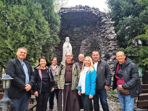 Eine kleine Gruppe aus Oberösterreich, Kärnten und der Steiermark sind mit der Berufungspastoral und der Hilfsorganisation “Franz Hilf“ in Kasachstan.<br />
Foto: Monika Dreger Eine kleine Gruppe aus Oberösterreich, Kärnten und der Steiermark sind mit der Berufungspastoral und der Hilfsorganisation “Franz Hilf“ in Kasachstan.<br />
Foto: Monika Dreger