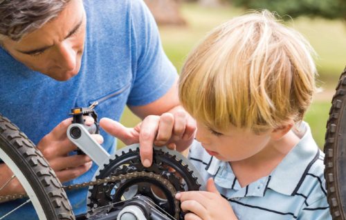 Kinder lernen von Bezugspersonen (© Foto: Clipdealer)