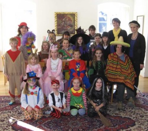 Kinderfasching • Pustnija 2011 (© Foto: Pfarrarchiv Augsdorf-Loga vas)