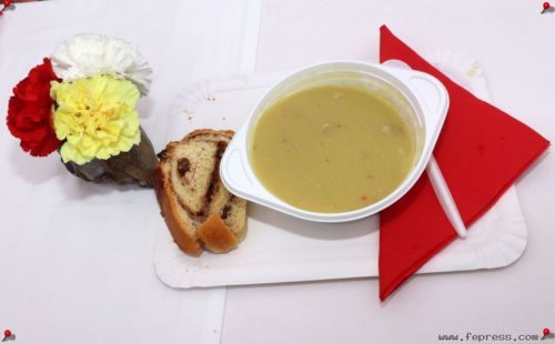 Kirchtagssuppe mit Reindling<br />
Foto: fepress - Manfred J. Schusser Kirchtagssuppe mit Reindling<br />
Foto: fepress - Manfred J. Schusser