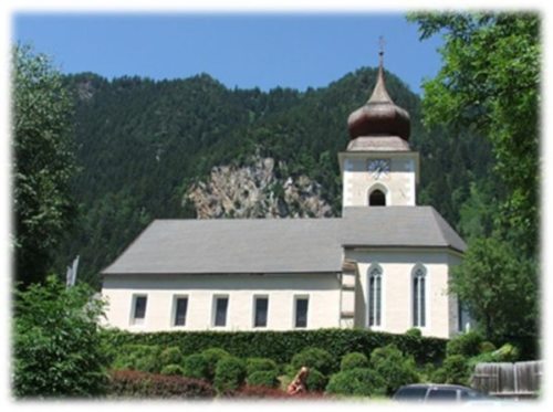 Südansicht der Pfarrkirche Döbriach (© Foto: © RO)