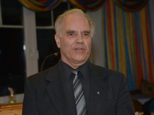 P. Reinhold Ettel referierte über Feste feiern und Kirchenjahr im Gasthof Ulbing in St. Martin am Techelsberg (© Foto: Michael Habernigg)