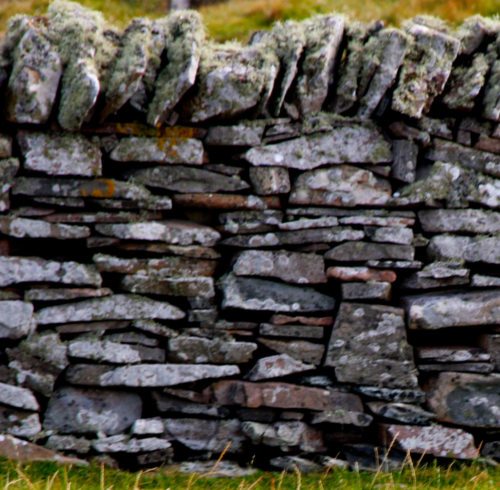 Gegen eine Wand anrennen, klagen, das Gefühl des Getrennt seins von Gott - die Klagelieder zeigen zutiefst menschliche Ängste und Ohnmacht (© Foto: fotomax-internetredaktion) Gegen eine Wand anrennen, klagen, das Gefühl des Getrennt seins von Gott - die Klagelieder zeigen zutiefst menschliche Ängste und Ohnmacht (© Foto: fotomax-internetredaktion)
