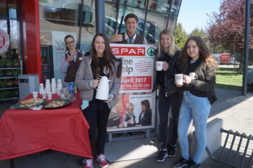 2017 beim Spar in der  Klagenfurter Lodengasse im Einsatz: Tanja Arneitz, Sarah Stetschnig, Michael Lainer, Katharina Pöck, Tanja Wernounig.jpg (© Foto: Caritas Kärnten)