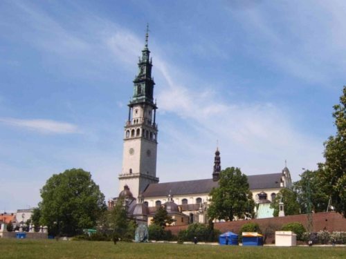 Das Pauliner-Kloster auf dem Jasna Gora in Tschenstochau, bedeutender Wallfahrtort Polens (© Foto: Archiv) Das Pauliner-Kloster auf dem Jasna Gora in Tschenstochau, bedeutender Wallfahrtort Polens (© Foto: Archiv)
