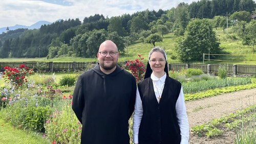 Das wiedergewählte Leitungsteam: P. Maria Kollmann OSB und Sr. Andrea Starz. Foto: Stiftspfarre St. Paul/Lav.