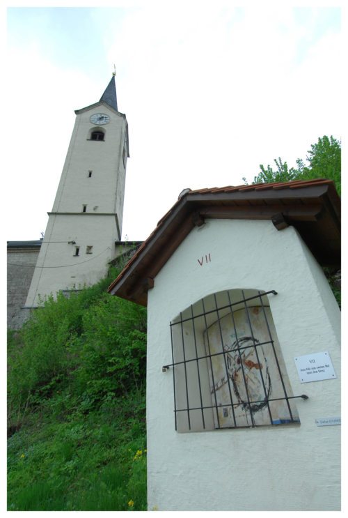 Kreuzwege als Einladung, sich mit Leben, Tod und Auferstehung Jesu auseinanderzusetzen (im Bild: “Künstlerkreuzweg“ in Stein im Jauntal) (© Foto: Pressestelle) Kreuzwege als Einladung, sich mit Leben, Tod und Auferstehung Jesu auseinanderzusetzen (im Bild: “Künstlerkreuzweg“ in Stein im Jauntal) (© Foto: Pressestelle)