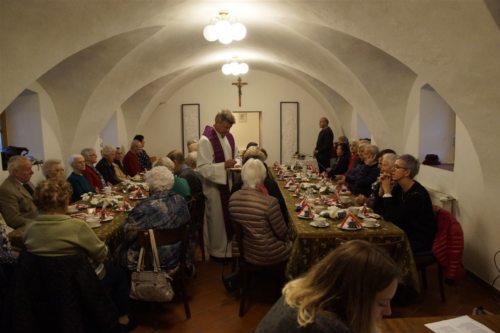 Gottesdienst im Pfarrzentrum (Foto: Frank)