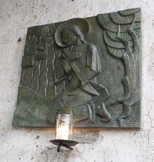 Die Tore wurden mit Bronzereliefs des spanischen Bildhauers Fuente versehen. (© Foto: Pressestelle/Eggenberger) Die Tore wurden mit Bronzereliefs des spanischen Bildhauers Fuente versehen. (© Foto: Pressestelle/Eggenberger)