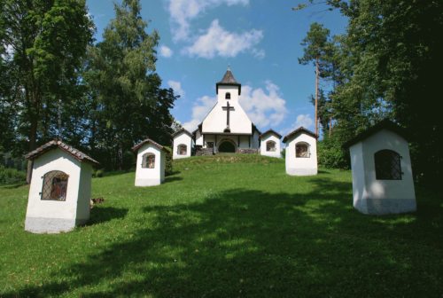 Kreuzwegstationen Veldener Alm (© Foto: Andreas Kleewein) Kreuzwegstationen Veldener Alm (© Foto: Andreas Kleewein)