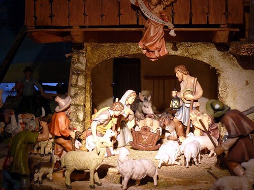 Krippen veranschaulichen die mit der Geburt Christi verbundenen Ereignisse. Foto. Krippenfreunde Feldkirchen Krippen veranschaulichen die mit der Geburt Christi verbundenen Ereignisse. Foto. Krippenfreunde Feldkirchen