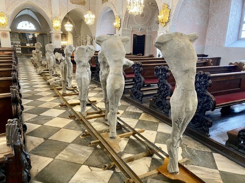 Umetnost v stolnici 2026 - Transformacija umetnika Hansa-Petra Profunserja (Internetna redakcija - Karl Heinz Kronawetter)