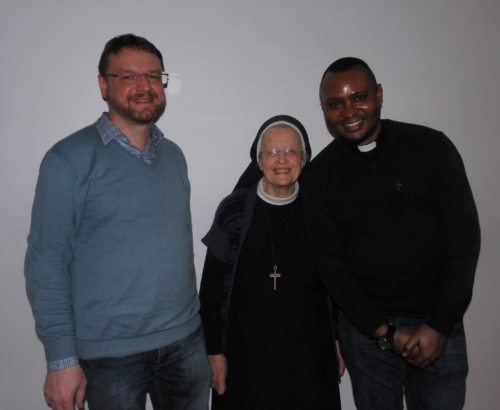 Lambert Jaschke und Sr. Andreas Weißbacher mit Dieudonne Mavudila Bunda (Michael Kapeller)