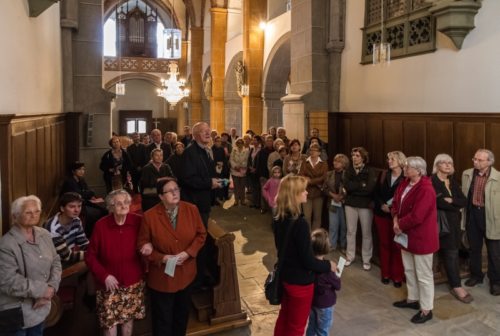 Heiligenführung - Beginn beim Hochaltar (© Foto: Mag. Bernhard Wagner)