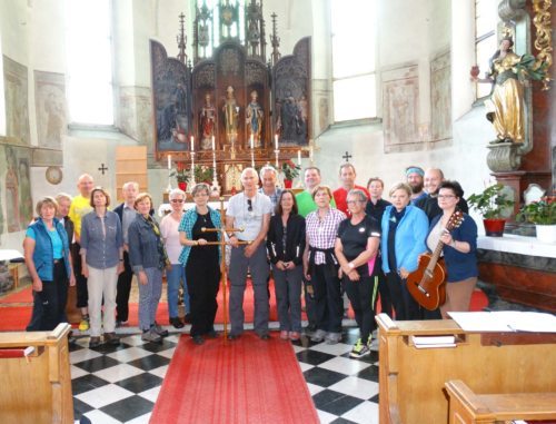 Pilger in der Erhardikirche (© Foto: fotomw)