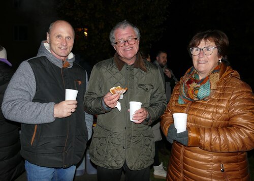Gemütlicher Ausklang bei Krapfen und Tee (Foto: Haberl-Fischer) Gemütlicher Ausklang bei Krapfen und Tee (Foto: Haberl-Fischer)