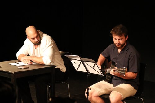Clemens Luderer & Jonah Fowkes bei der Lesung der Patient:innentexte (Foto: Diakonie de La Tour)