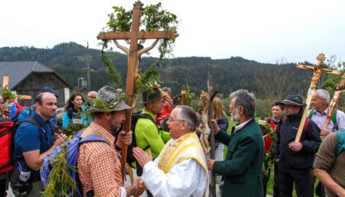 Bildunterschrift (Bildrechte sind zwingend anzugeben!) Bildunterschrift (Bildrechte sind zwingend anzugeben!)