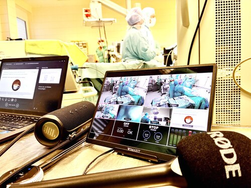 Im OP-Saal des Elisabethinen-Krankenhauses Klagenfurt wurde eine Leistenbruchoperation nach der MILS-TAPP-Technik live übertragen. In Zukunft werden Internationale Chirurg:innen den Eingriff in Echtzeit mitverfolgen und sich mit operativen Details der besonders schonenden Methode vertraut machen.(Foto: © EKH)