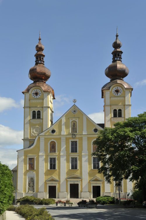 Hauptfassade der Loretokirche (© Foto: Gerfried Sitar)