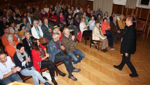 Im Pfarrsaal Spittal/Drau (© Foto: Peter Rupitsch) Im Pfarrsaal Spittal/Drau (© Foto: Peter Rupitsch)