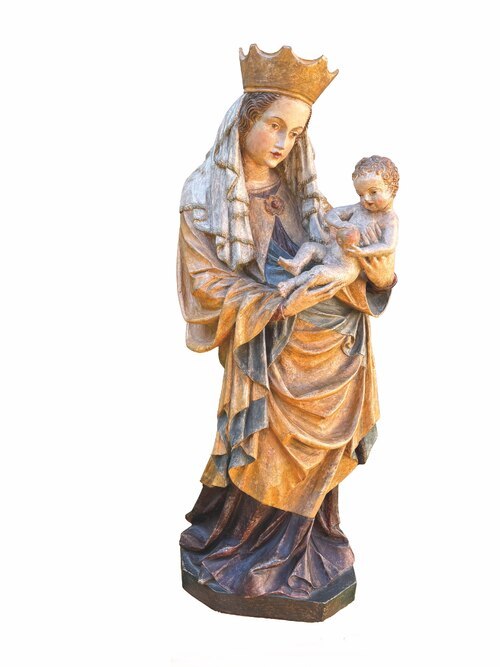 Die Statue der Gottesmutter ist eine von Kirchenrestaurator Walter Campidell nach dem Gnadenbild von Großgmain, einer der ältesten und wichtigsten Wallfahrtsstätten in Salzburg, geschnitzt. Sie wird bei der Maiandacht im Dom aufgestellt und ist ein Geschenk der Familie Horcicka an die Dompfarre (Foto: Dompfarre)